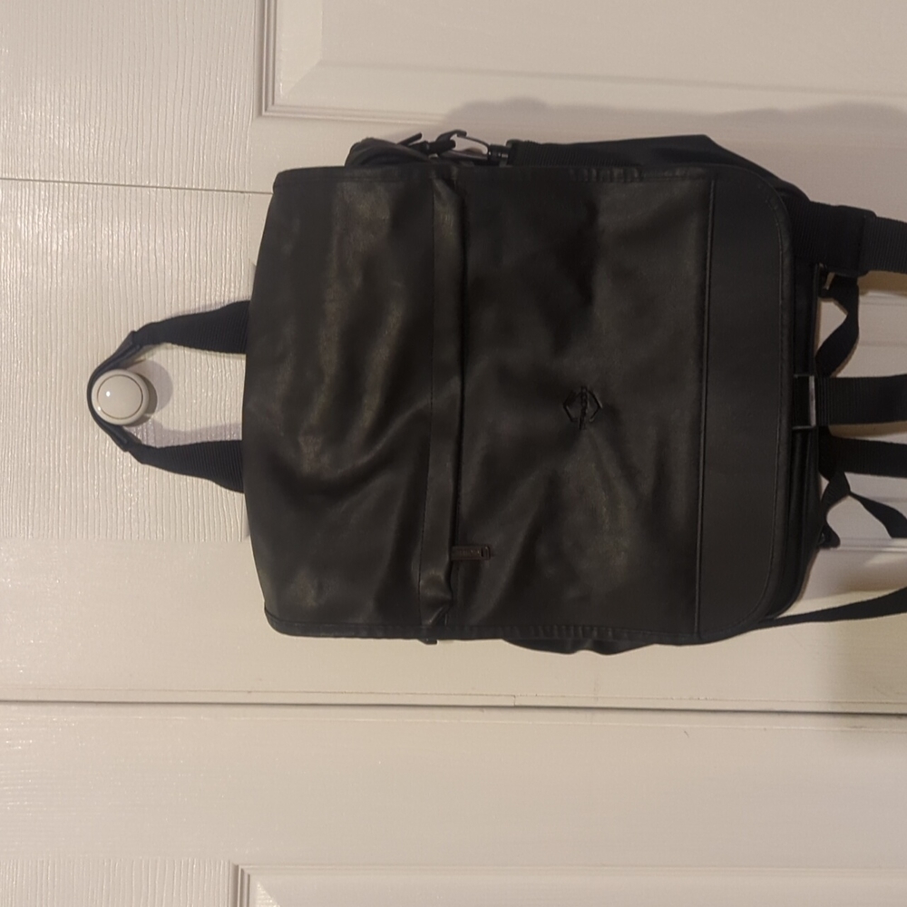 Leeds Bracco Convertible Briefcase/Backpack Gem